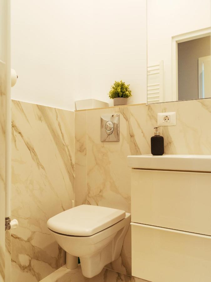 Beautiful Apartment - Top Location - Amazing Balcony Бухарест Екстер'єр фото